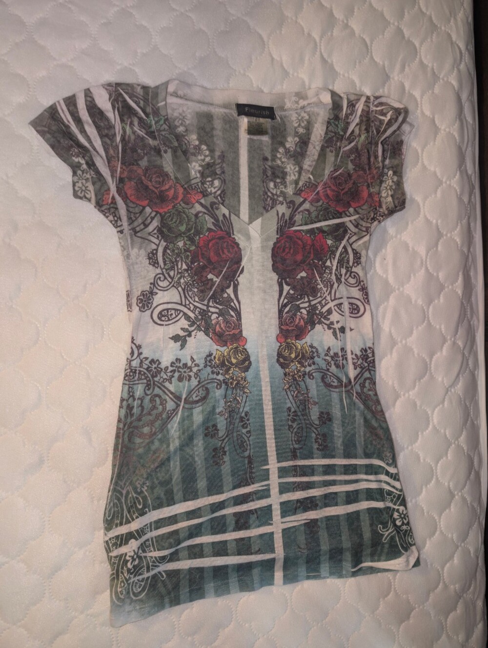Y2K Vintage Fleurish Tattoo Teal V‑Neck Tee with Red and Gold Floral Detail